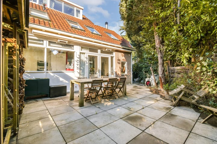 Foto 14 van van Tuijll van Serooskerkenstraat 1