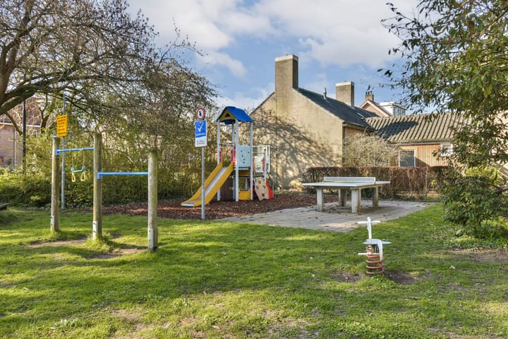 Foto 27 van van Tuijll van Serooskerkenstraat 1