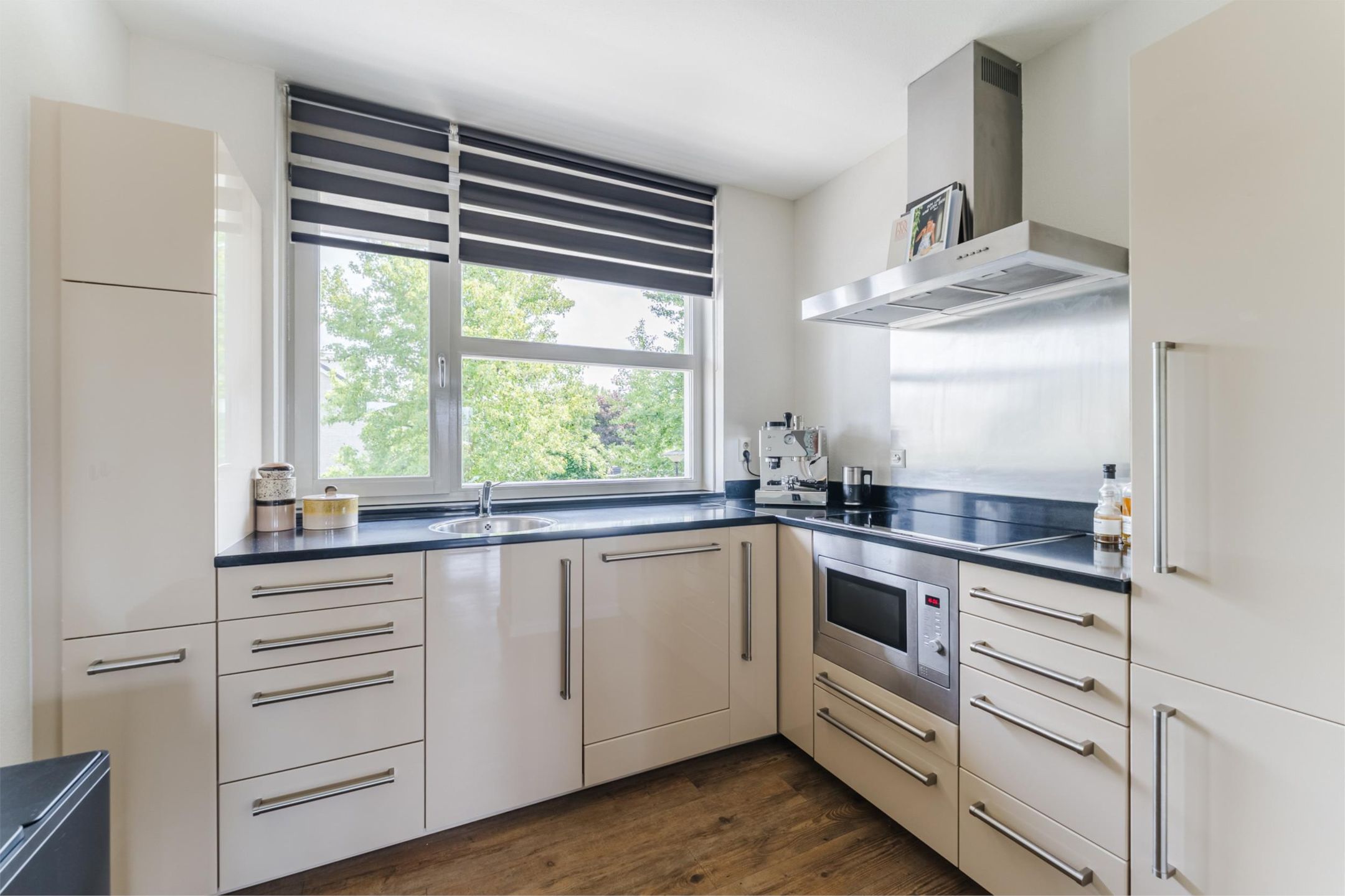 Foto 9 van Teenschiller 6