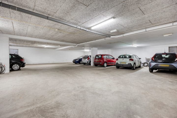 Foto 35 van Pater Leijdekkersstraat 80