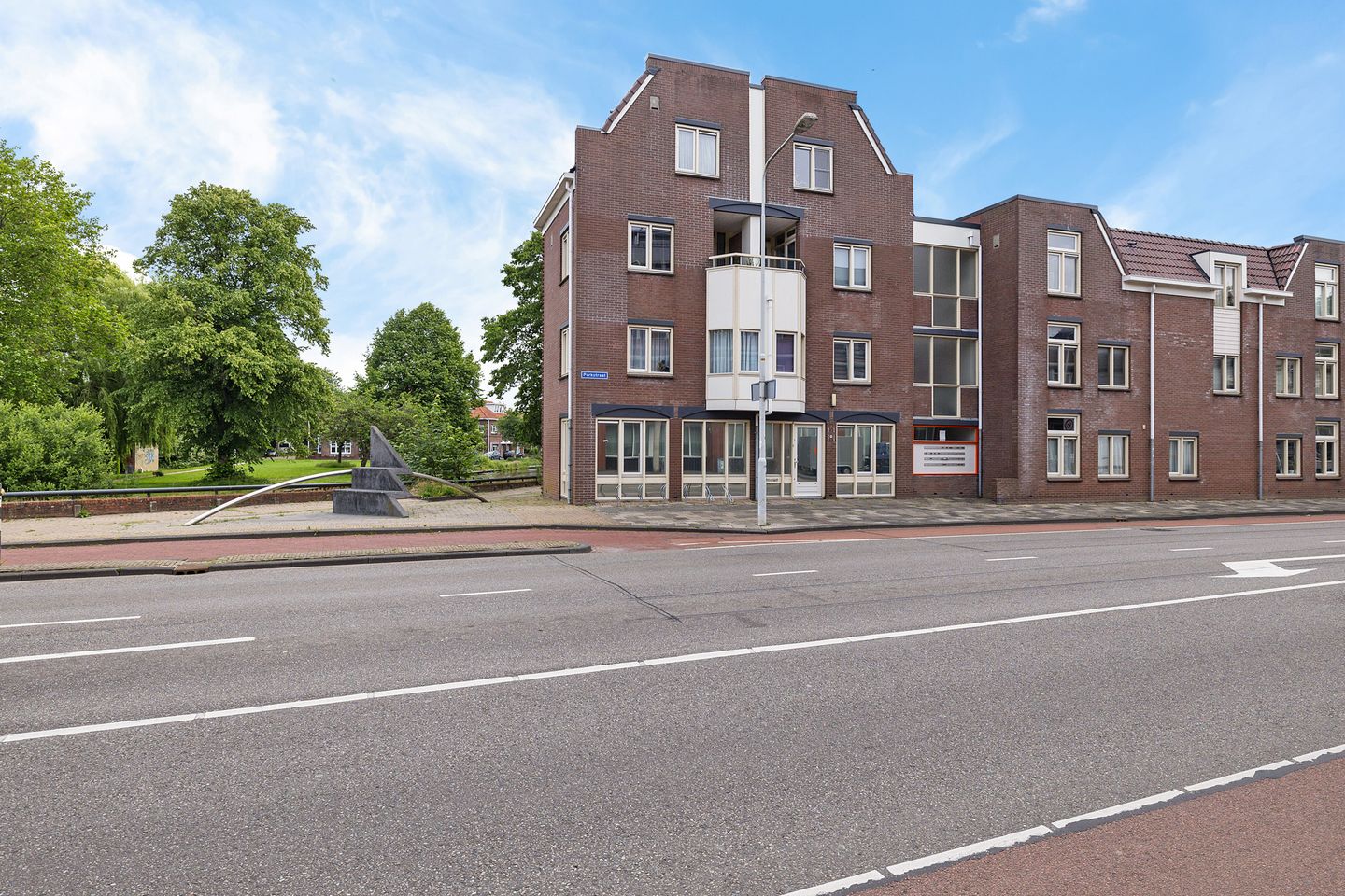 View photo 1 of Parkstraat 22
