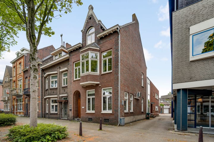 Minderbroederssingel 50, Roermond