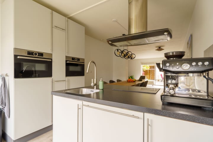 Foto 11 van Max Ernststraat 64