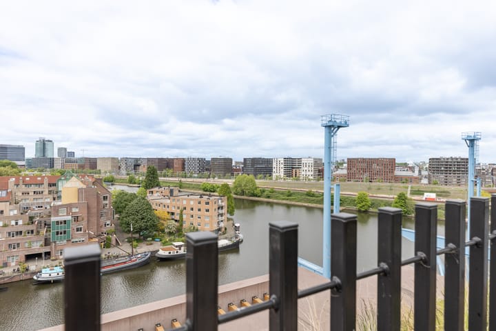 Photo 2 of VOC-kade 48