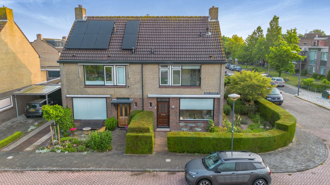 Photo 1 of Vincent van Goghstraat 2