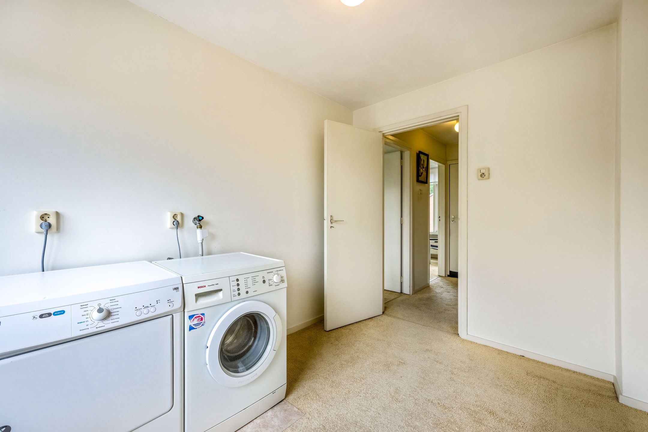 Photo 24 of Vincent van Goghstraat 2