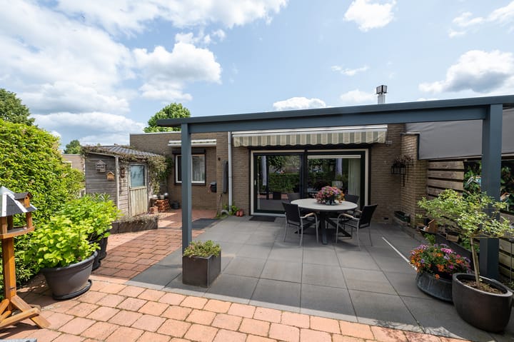 Foto 25 van Van Fridaghmarke 17