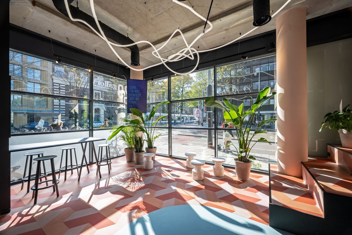 Bekijk foto 1 van Roetersstraat 41
