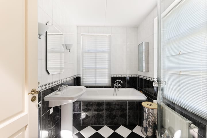 Photo 37 of Westhovenseweg 1-3