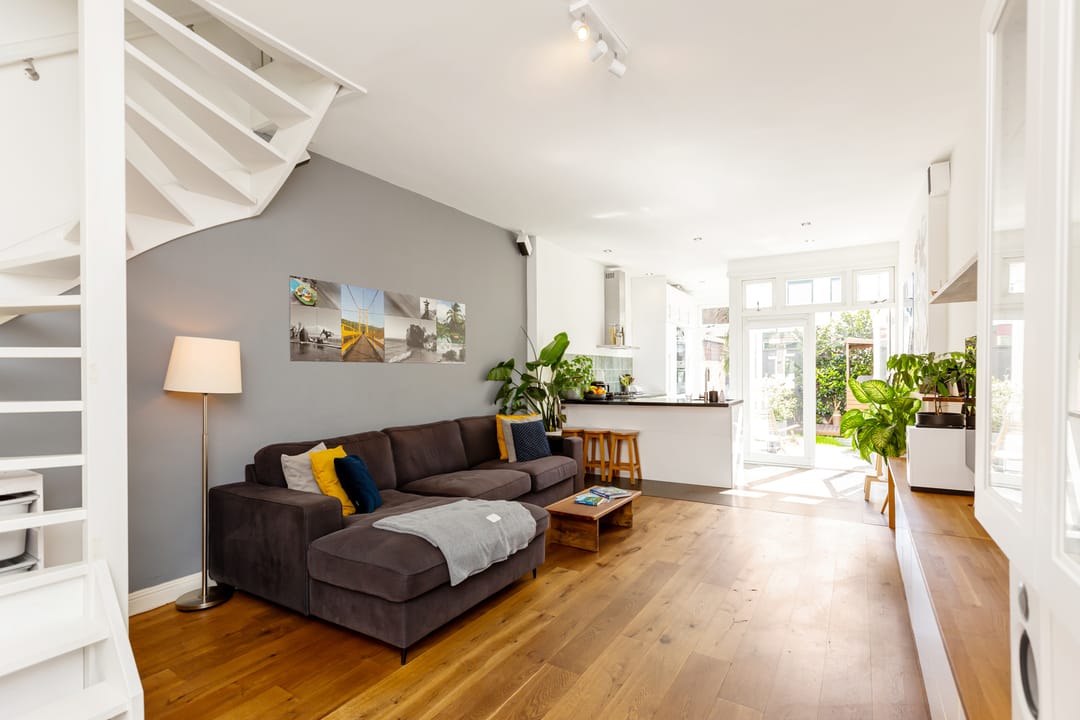 Foto 1 van Van Limburg Brouwerstraat 13