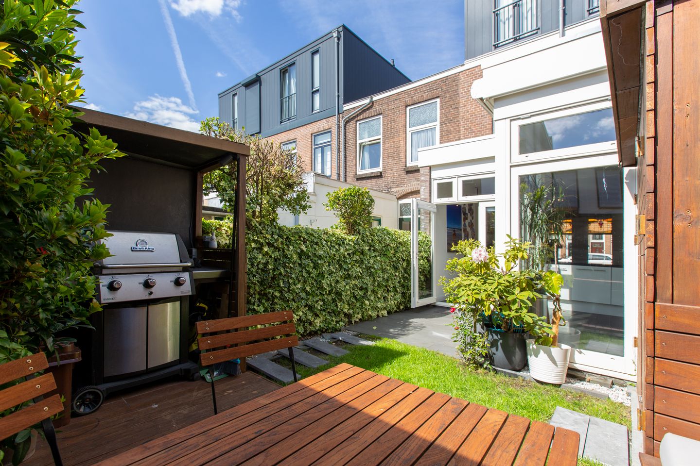 Foto 10 van Van Limburg Brouwerstraat 13