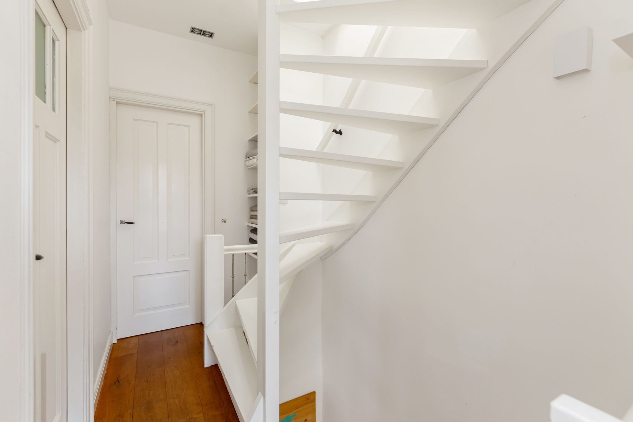 Foto 24 van Van Limburg Brouwerstraat 13