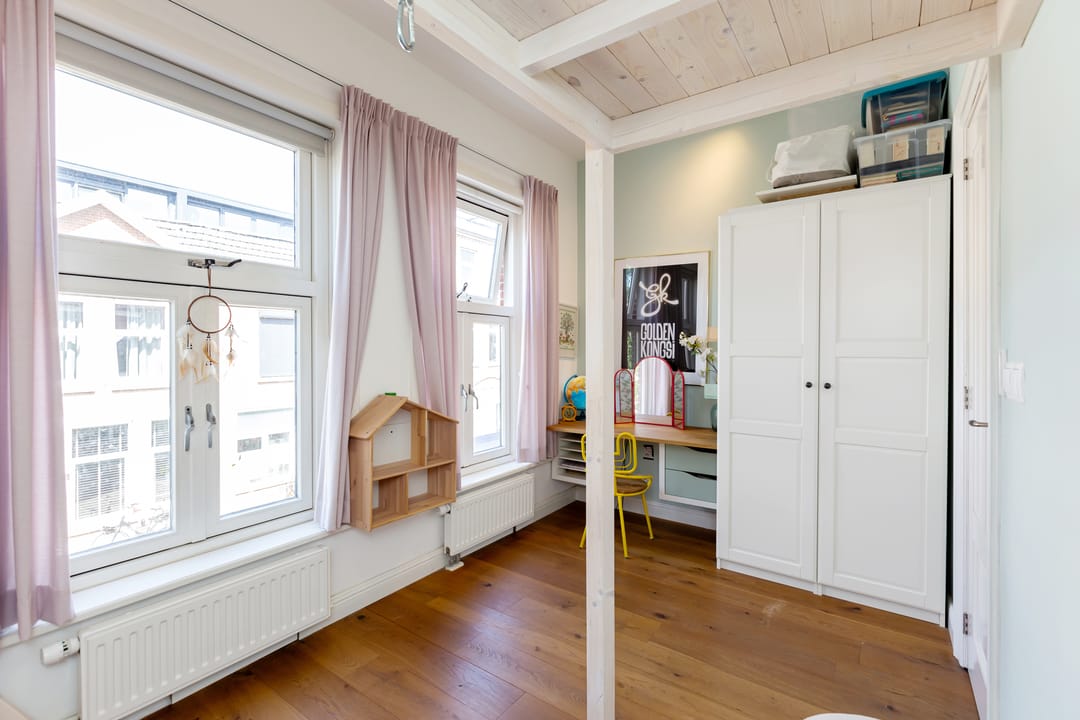 Foto 28 van Van Limburg Brouwerstraat 13