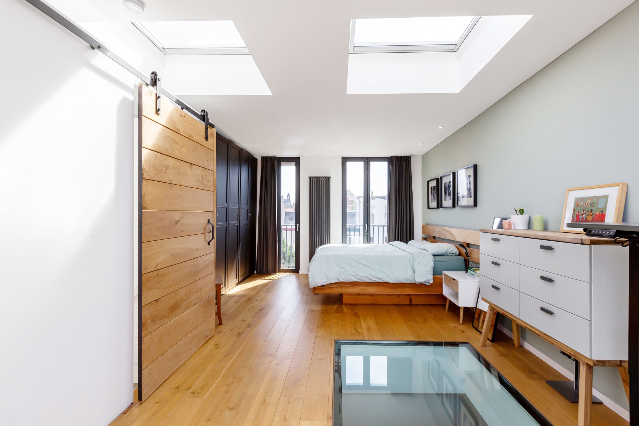 Foto 33 van Van Limburg Brouwerstraat 13