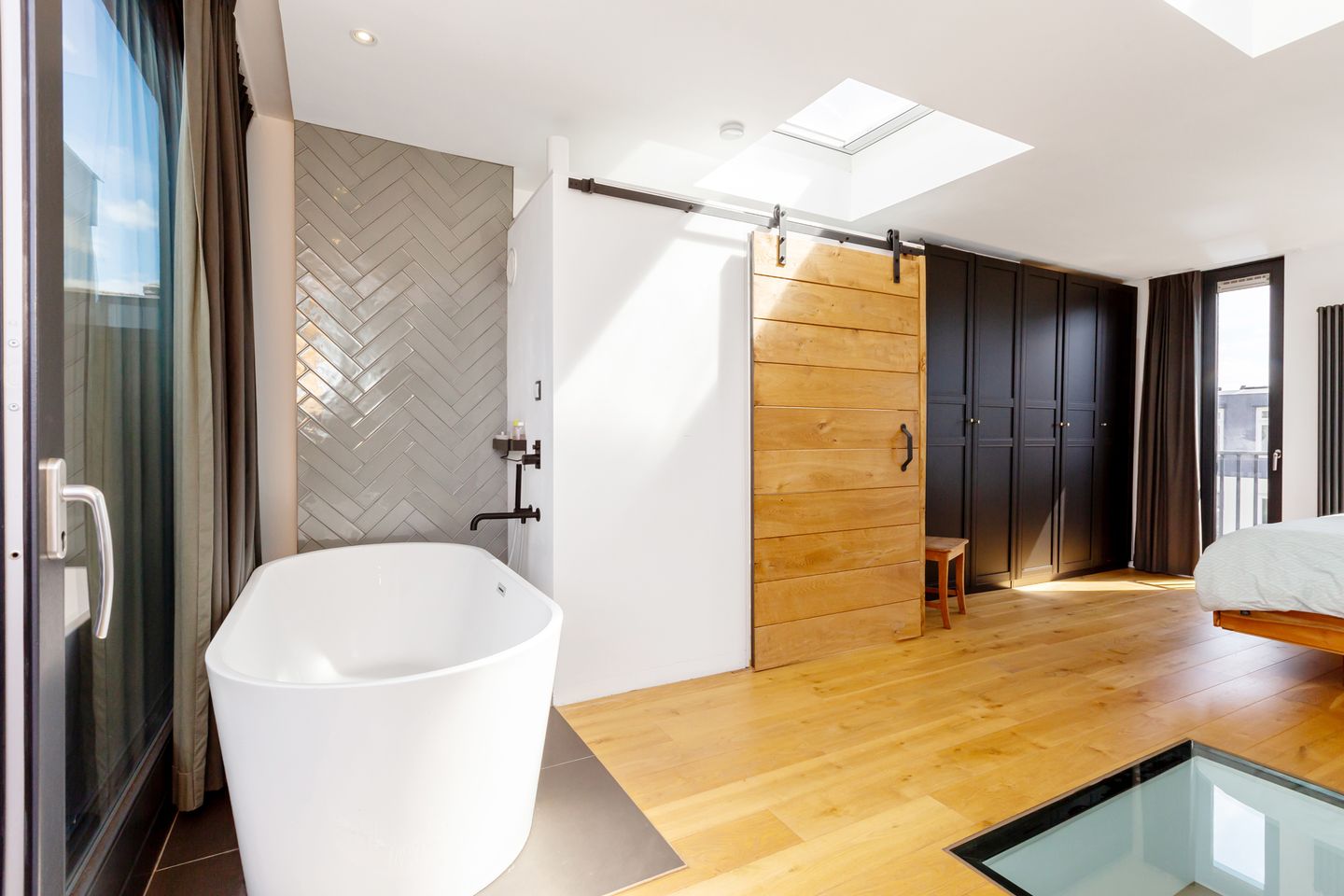 Foto 35 van Van Limburg Brouwerstraat 13