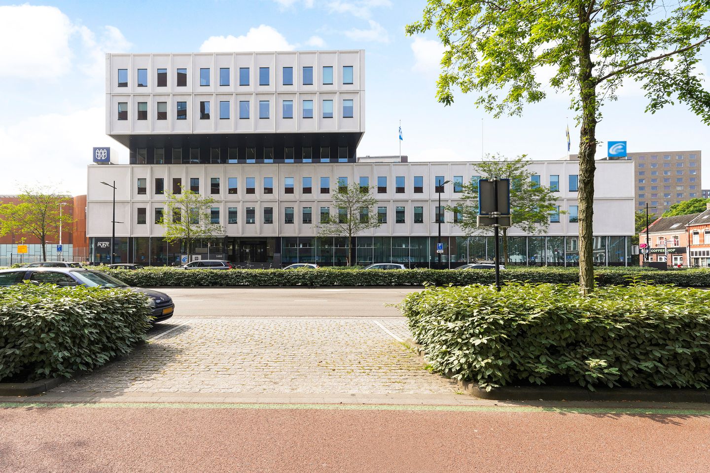 Bekijk foto 2 van Burgemeester Brokxlaan 1680