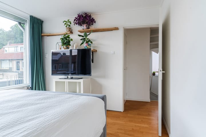 Photo 17 of Prinses Christinastraat 11