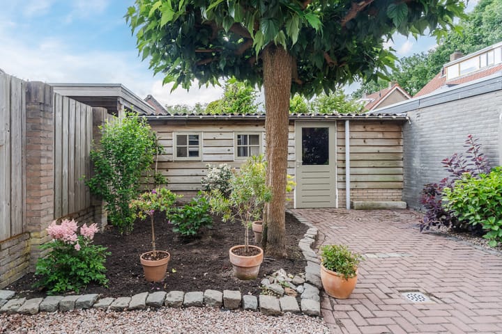 Photo 23 of Prinses Christinastraat 11