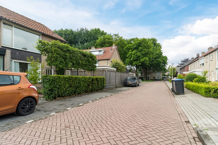 Photo 25 of Prinses Christinastraat 11