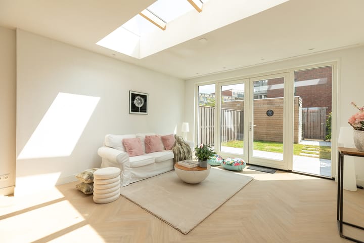 Foto 8 van Dolf van der Lindenstraat 6