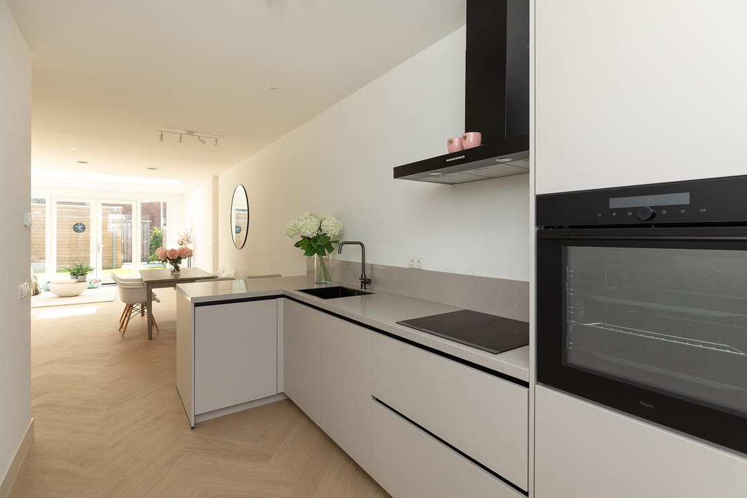 Foto 13 van Dolf van der Lindenstraat 6