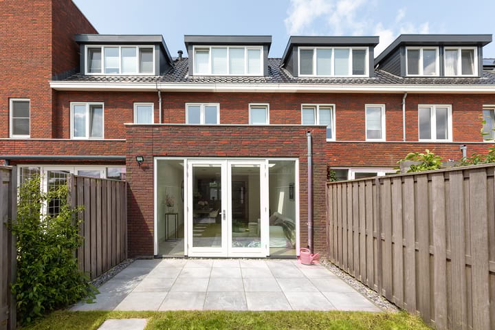 Foto 27 van Dolf van der Lindenstraat 6