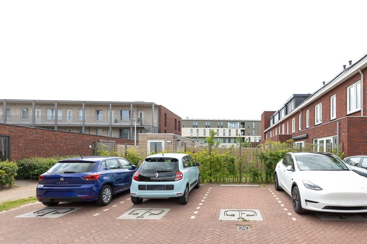 Foto 29 van Dolf van der Lindenstraat 6