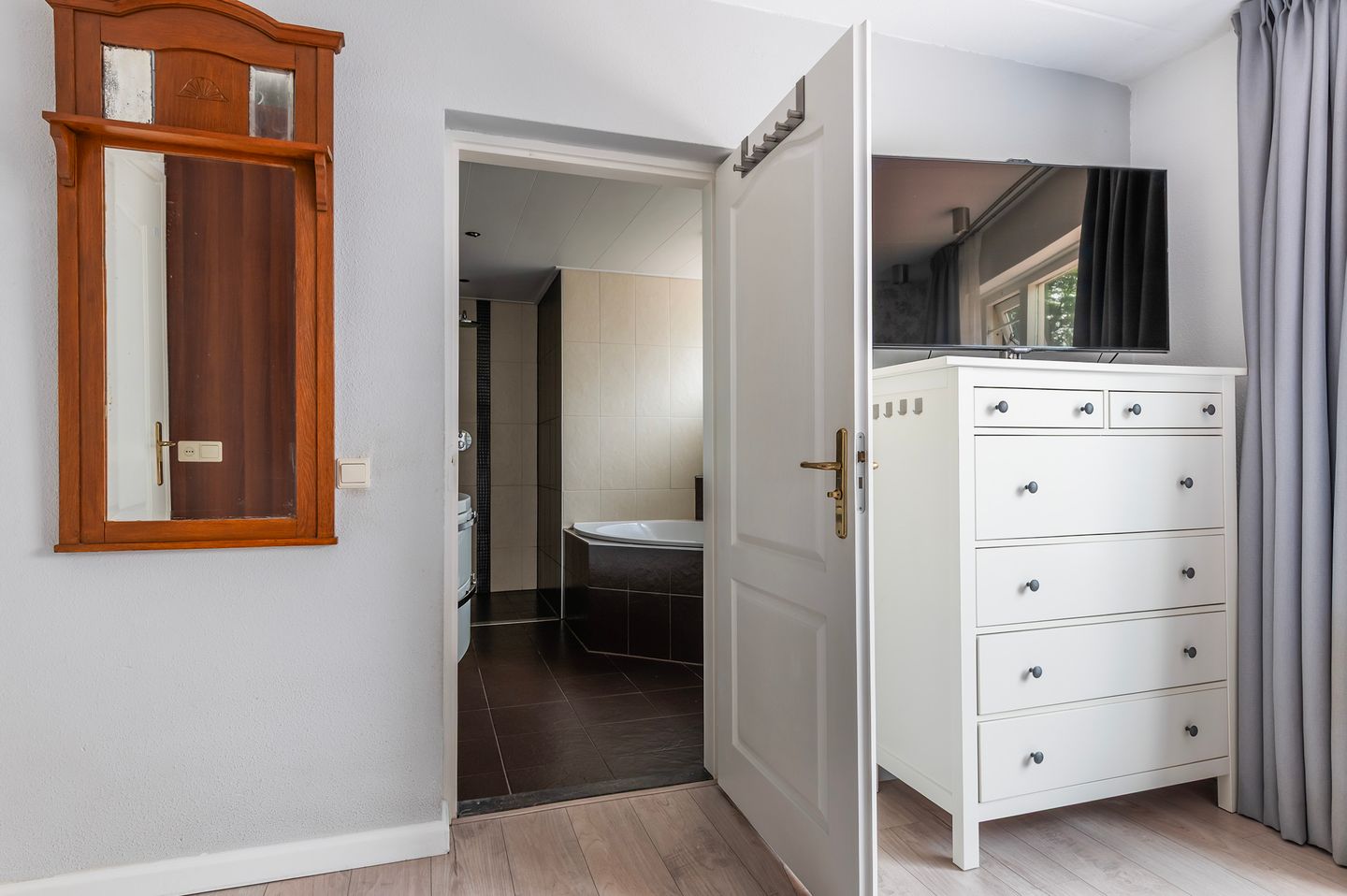 Foto 40 van Haaksbergerweg 9