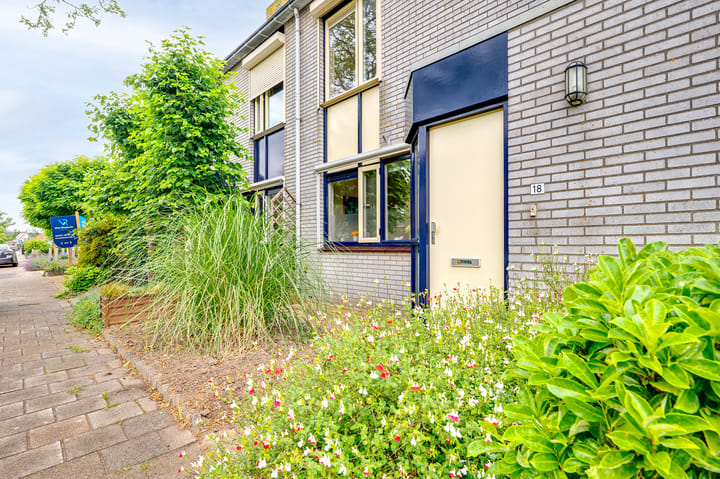 Foto 8 van Acacia 18