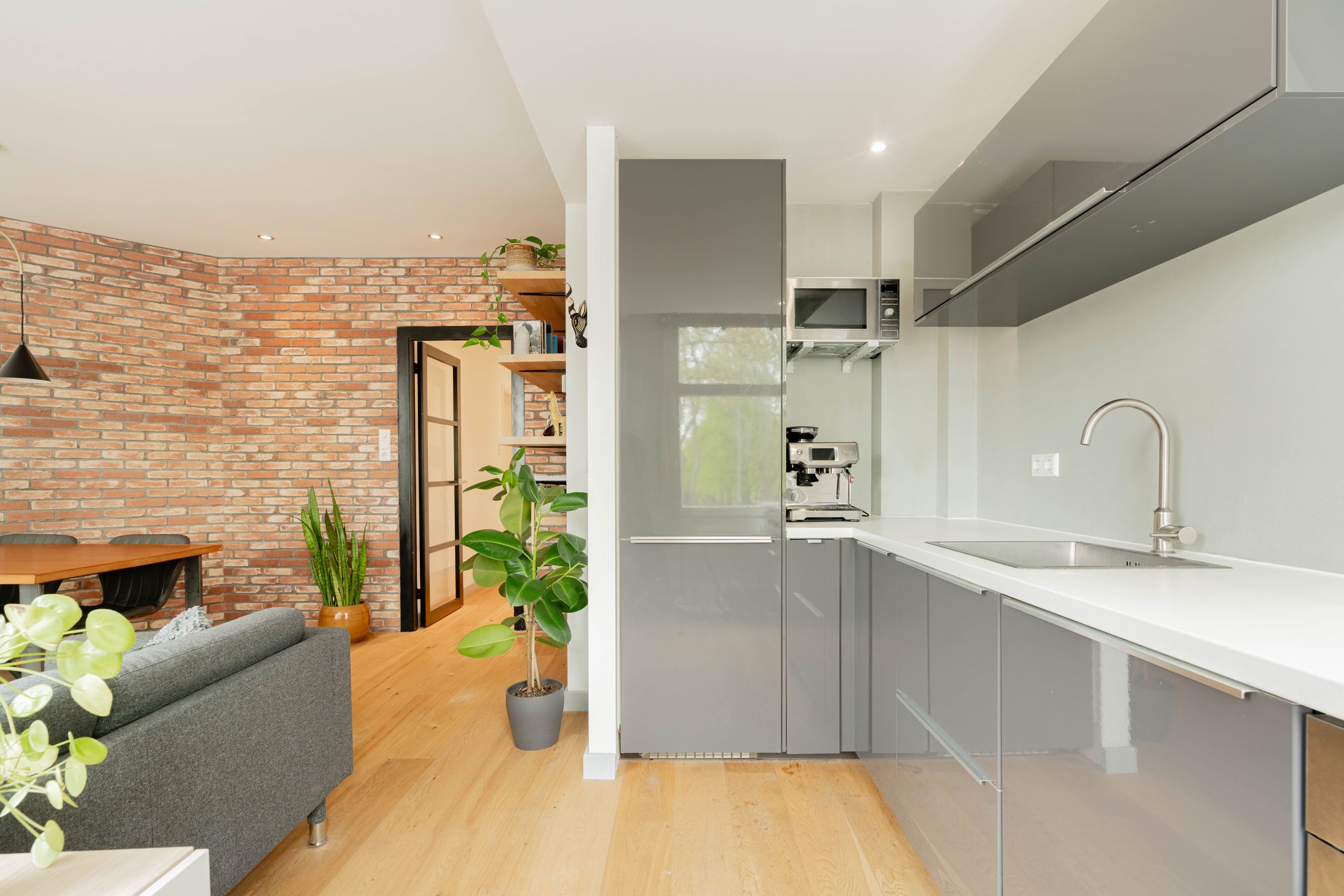 Photo 9 of Jan van Galenstraat 173-1