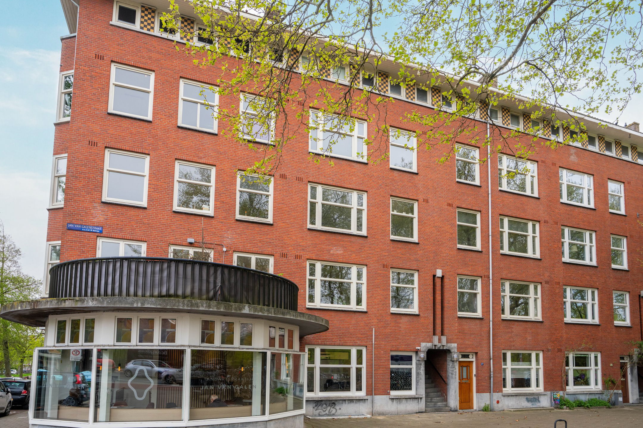 Photo 39 of Jan van Galenstraat 173-1