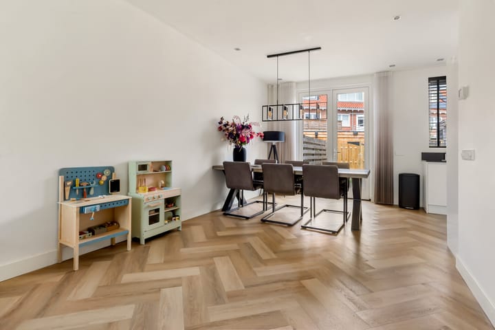 Foto 7 van Helmersstraat 19