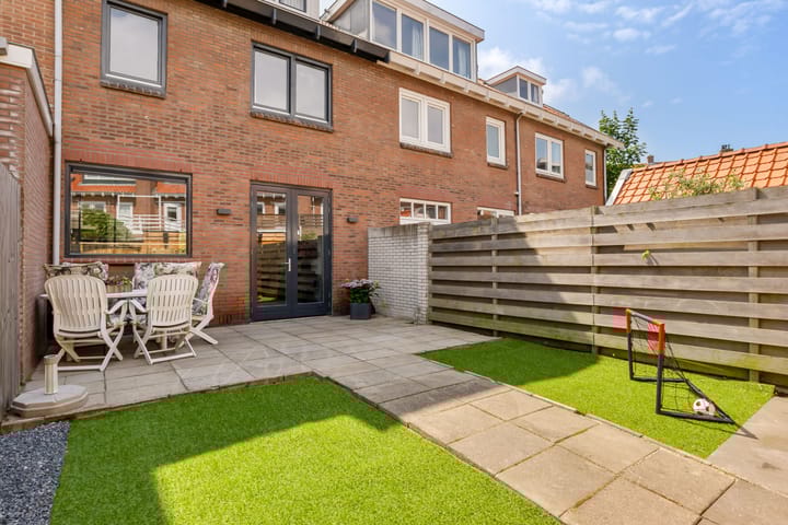 Foto 10 van Helmersstraat 19