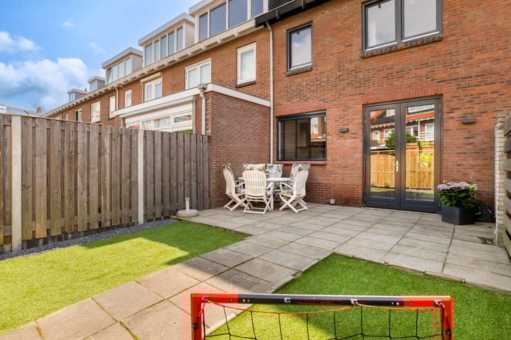 Foto 12 van Helmersstraat 19