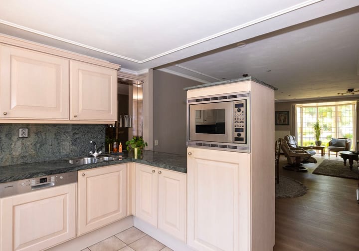 Foto 11 van Den Hof 9