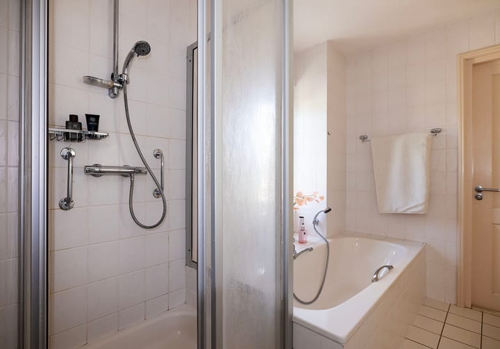 Foto 22 van Den Hof 9