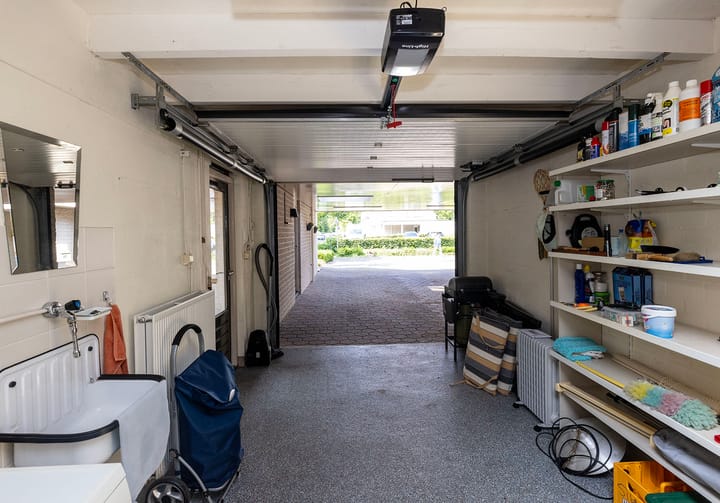 Foto 34 van Den Hof 9