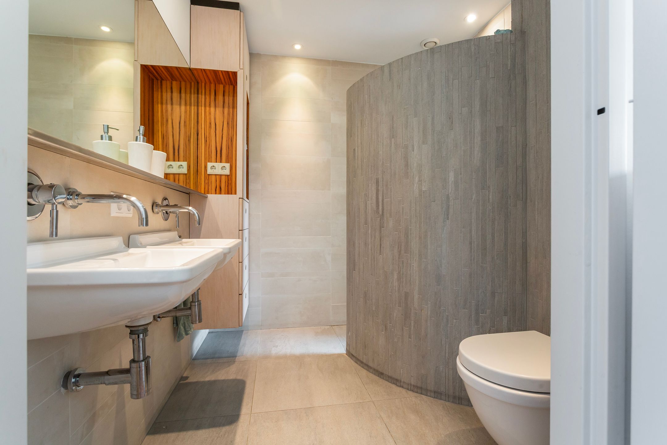 Foto 21 van H.P.J. de Vriesstraat 9