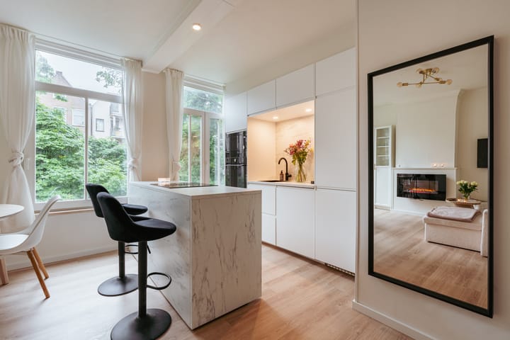 Photo 4 of Bilderdijkstraat 198-1A