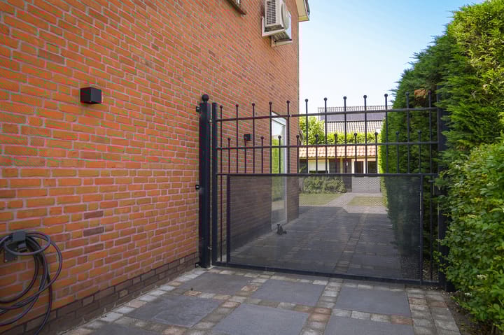 Foto 28 van van der Dussenlaan 9