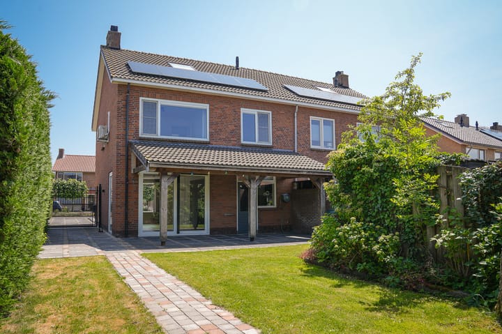 Foto 32 van van der Dussenlaan 9