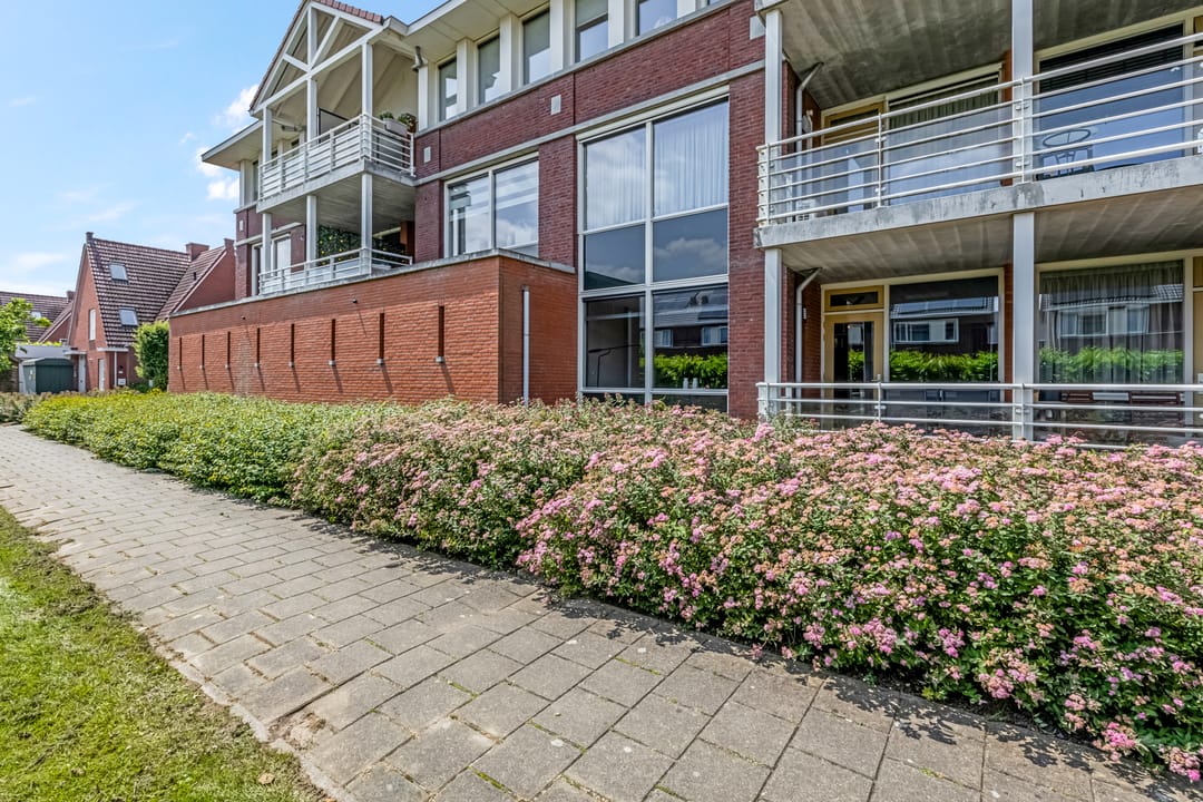 Photo 37 of Sestertiusstraat 50