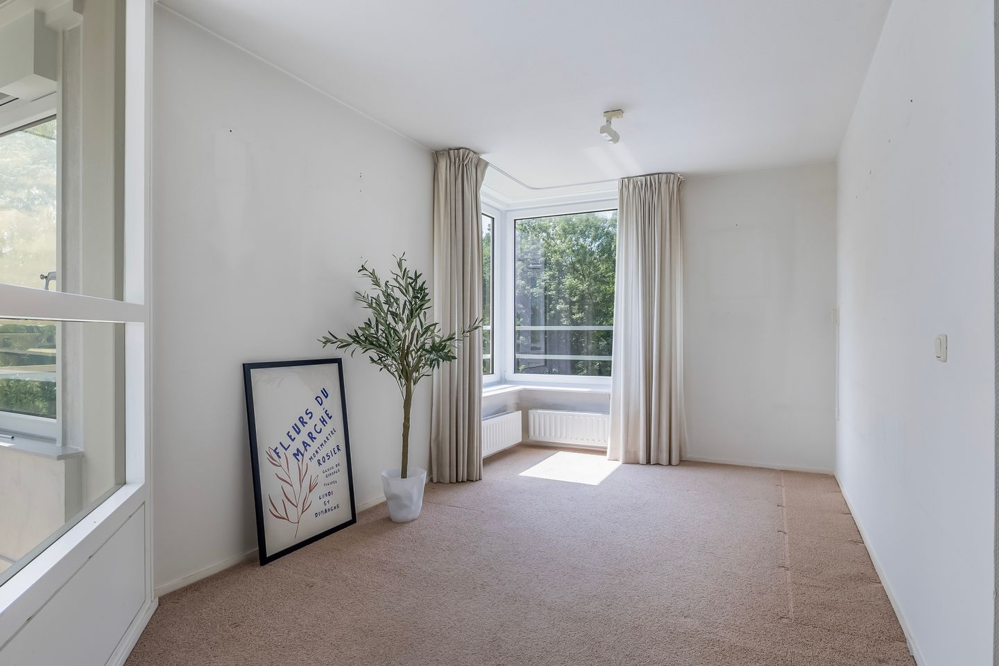 Photo 4 of Prins Clausplein 17