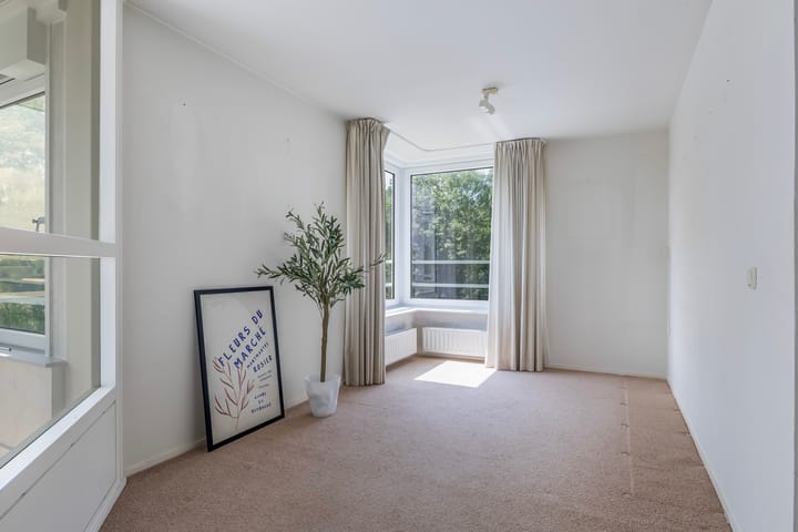 Foto 4 van Prins Clausplein 17