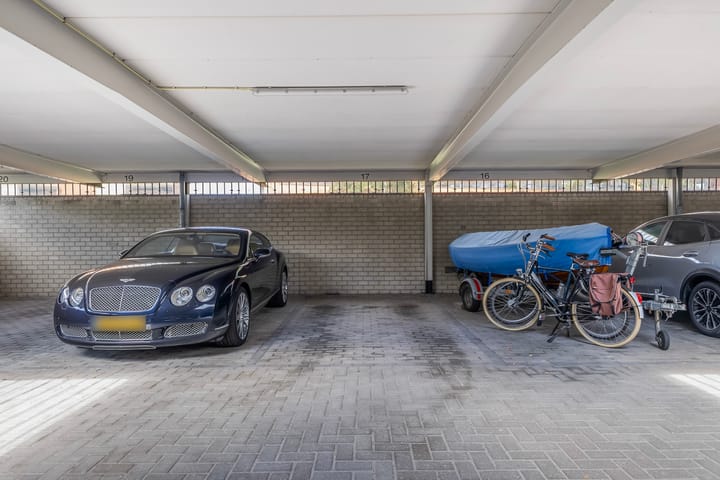 Foto 36 van Prins Clausplein 17