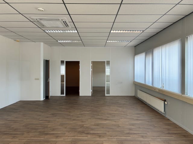 Bekijk foto 5 van Vlotbrugweg 4