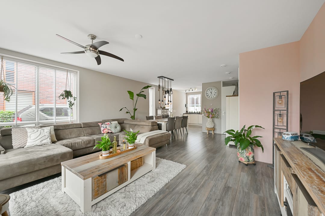 Photo 2 of Oosterwerf 25