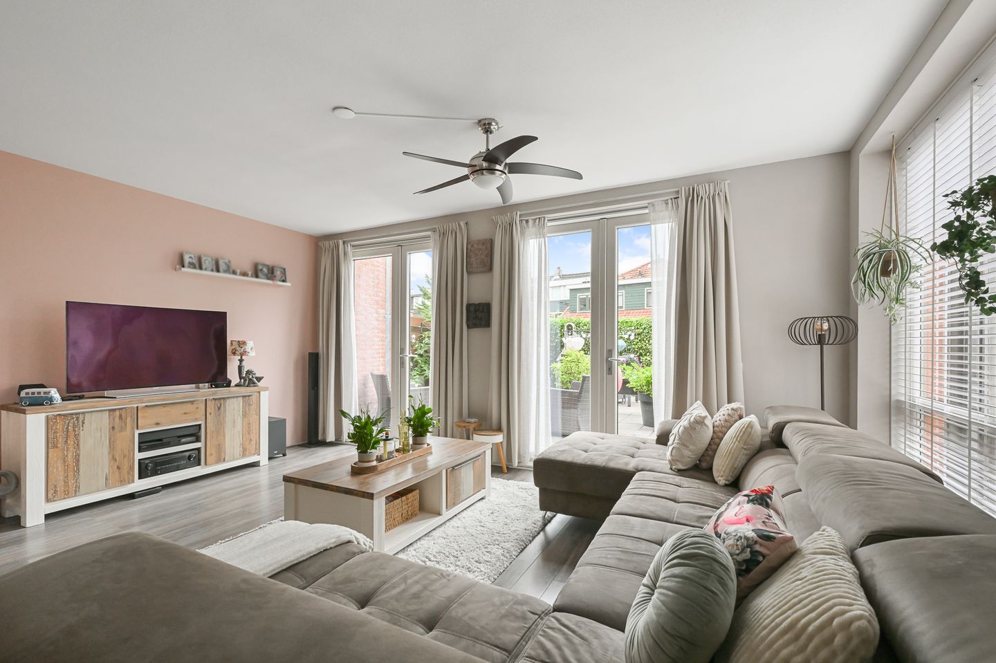 Photo 4 of Oosterwerf 25