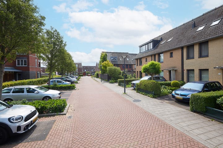 Photo 10 of Acropolis 83