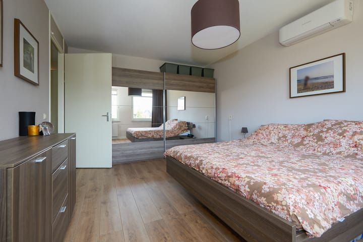 Photo 28 of Acropolis 83